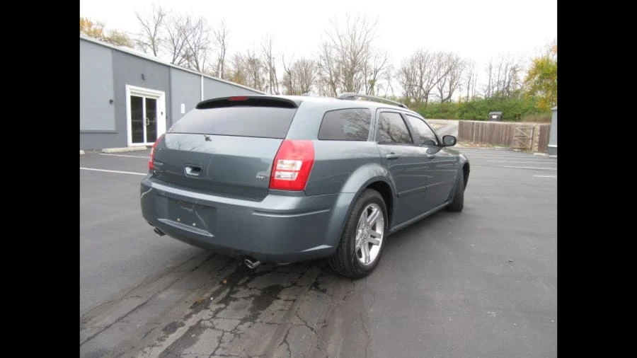 2005 Dodge Magnum 2nd Gen Wagon - Image 3 of 26