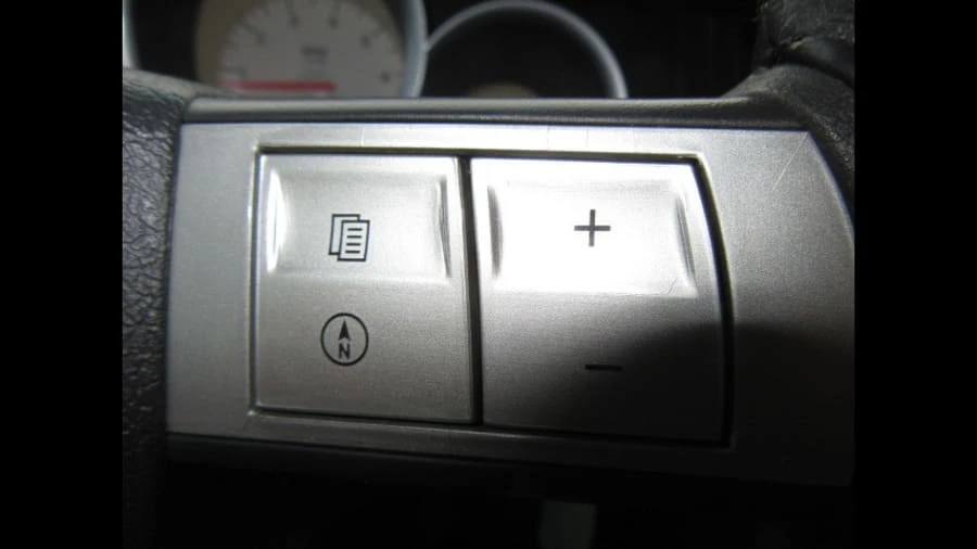 2005 Dodge Magnum 2nd Gen Wagon - Image 10 of 26