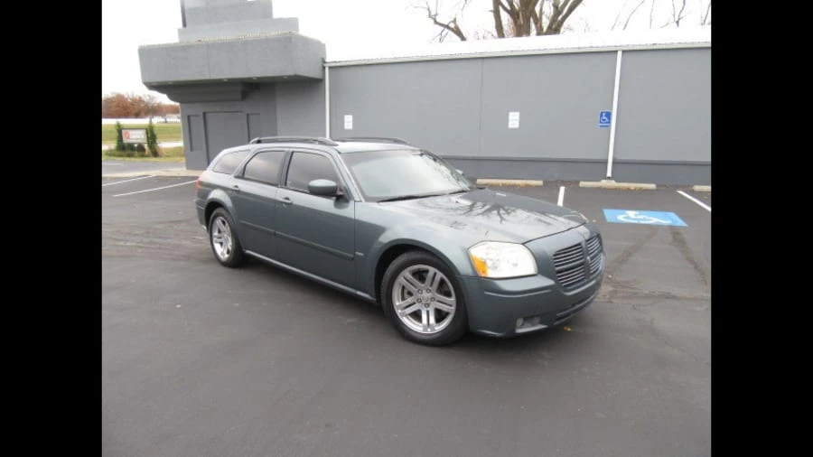 2005 Dodge Magnum 2nd Gen Wagon - Image 14 of 26
