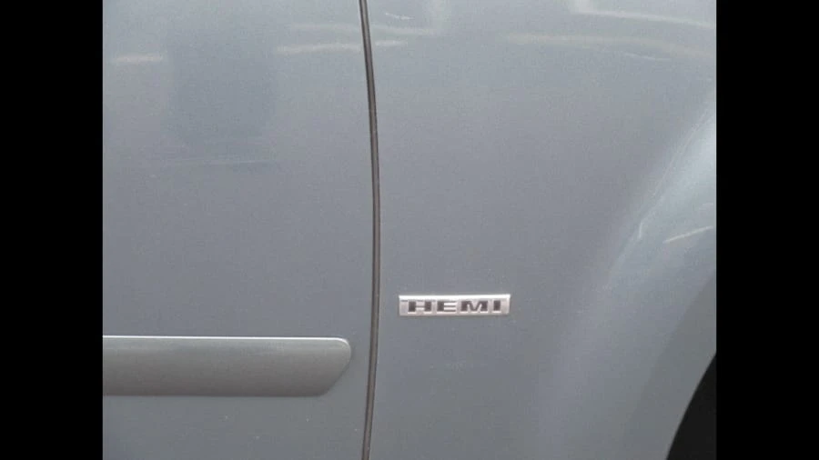 2005 Dodge Magnum 2nd Gen Wagon - Image 17 of 26