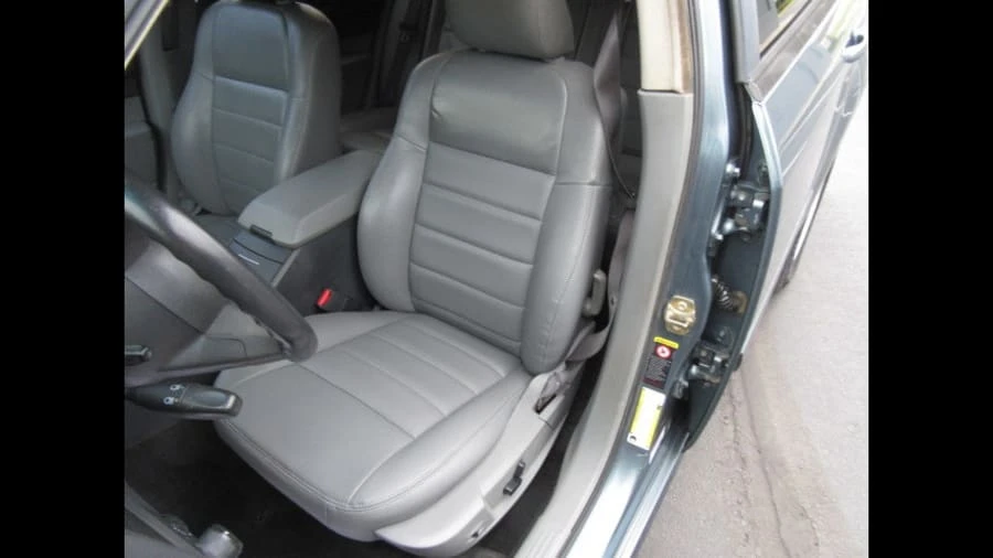 2005 Dodge Magnum 2nd Gen Wagon - Image 4 of 26