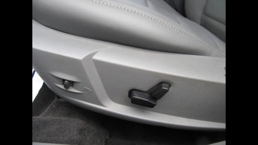 2005 Dodge Magnum 2nd Gen Wagon - Image 22 of 26