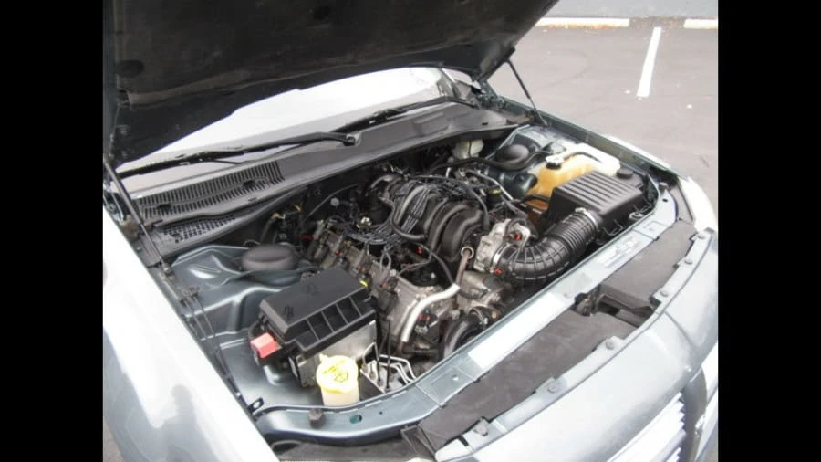 2005 Dodge Magnum 2nd Gen Wagon - Image 25 of 26