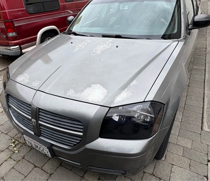 2005 Dodge Magnum 2nd Gen Wagon - Image 2 of 10