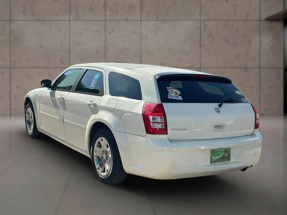 2005 Dodge Magnum 2nd Gen Wagon - Image 4 of 20