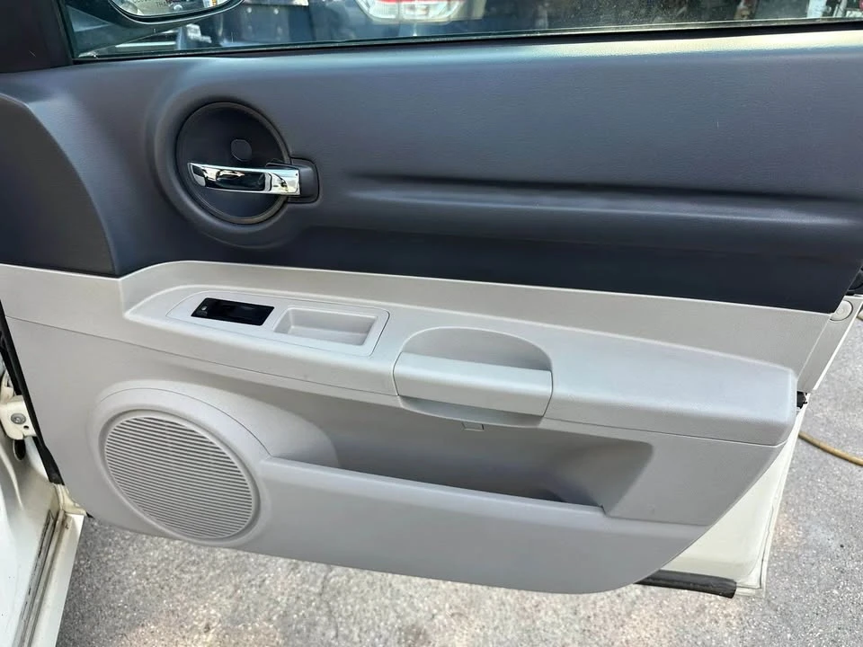 2005 Dodge Magnum 2nd Gen Wagon - Image 19 of 20
