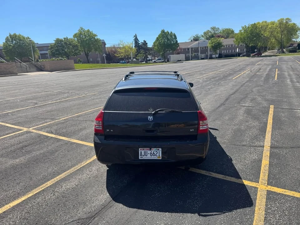 2005 Dodge Magnum 2nd Gen Wagon - Image 4 of 10