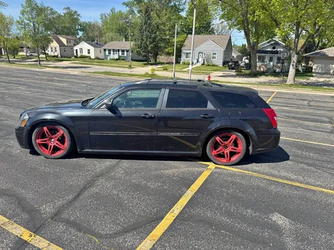 2005 Dodge Magnum SE Sport Wagon 4D