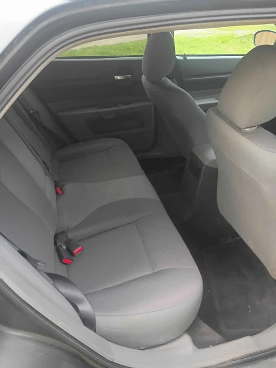 2005 Dodge Magnum 2nd Gen Wagon - Image 5 of 7
