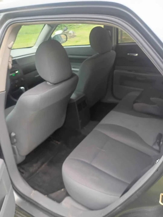 2005 Dodge Magnum 2nd Gen Wagon - Image 6 of 7