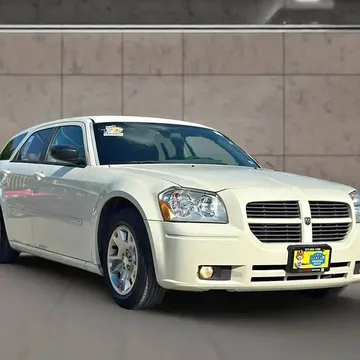 2005 Dodge Magnum SE Sport Wagon 4D