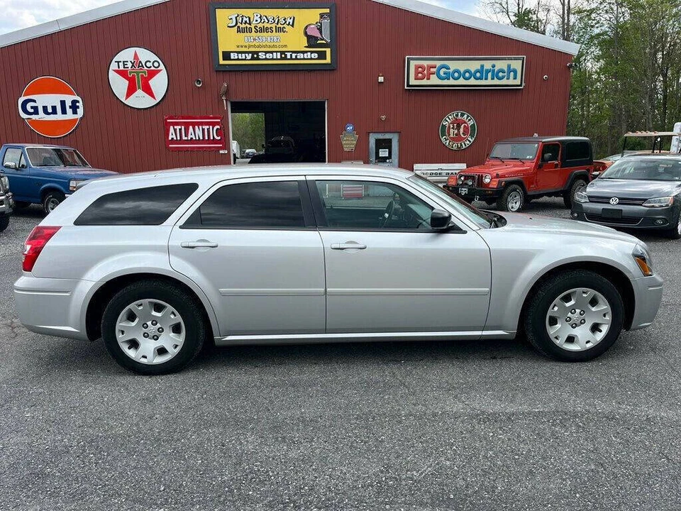 2005 Dodge Magnum 2nd Gen Wagon - Image 4 of 31