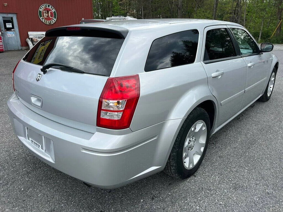 2005 Dodge Magnum 2nd Gen Wagon - Image 5 of 31
