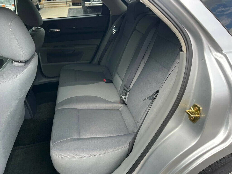 2005 Dodge Magnum 2nd Gen Wagon - Image 19 of 31