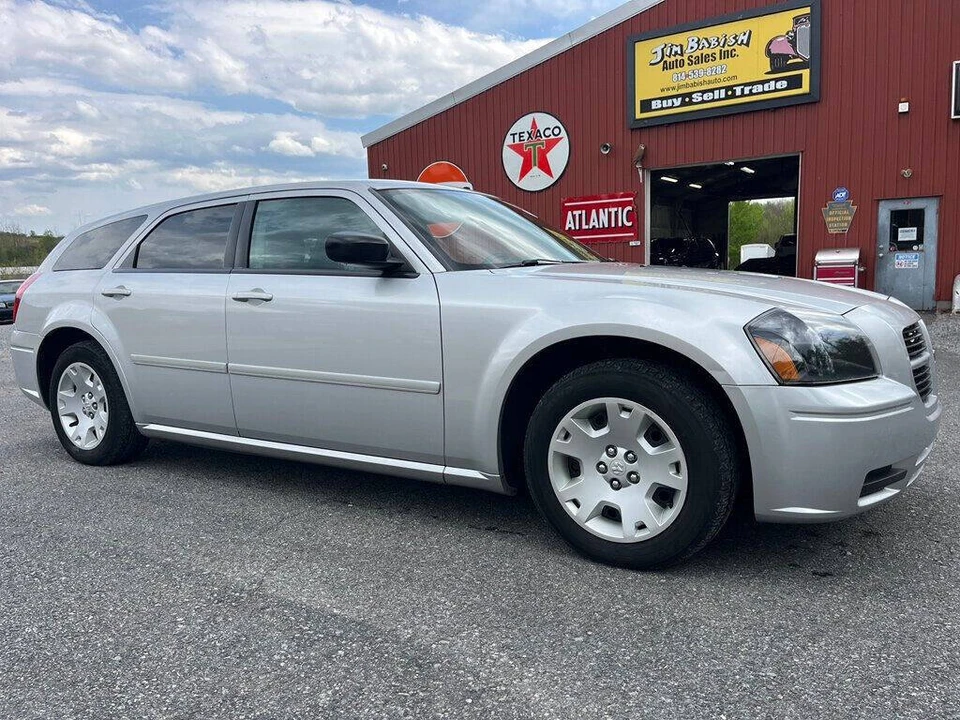 2005 Dodge Magnum 2nd Gen Wagon - Image 3 of 31