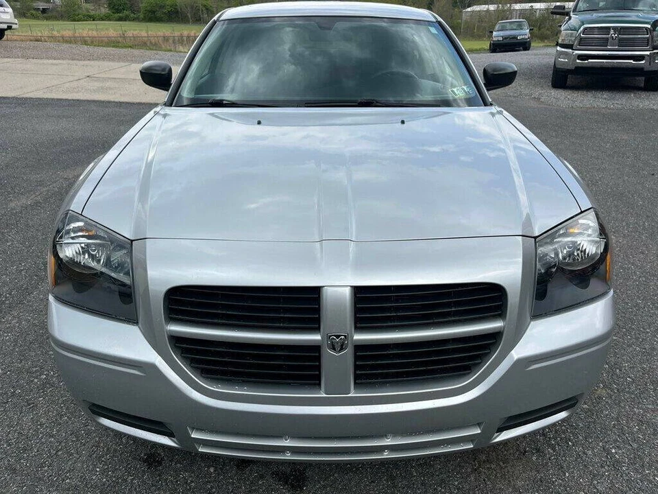2005 Dodge Magnum 2nd Gen Wagon - Image 10 of 31