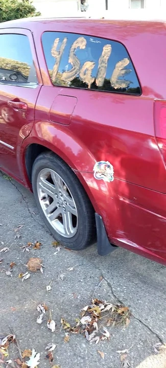 2005 Dodge Magnum SRT8 2nd Gen - Image 2 of 5