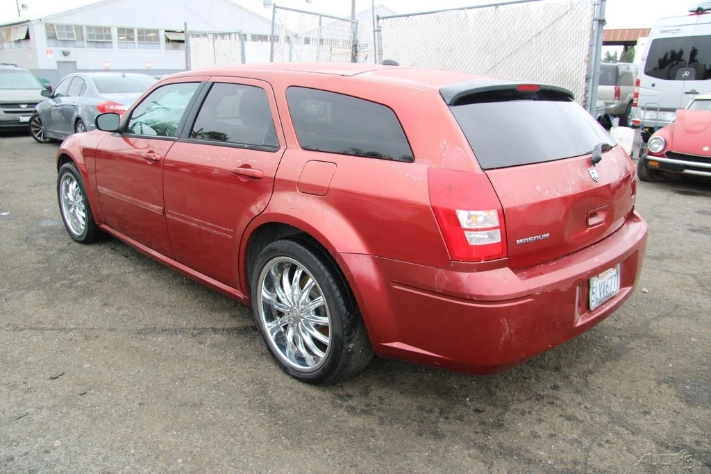 2005 Dodge Magnum 2nd Gen Wagon - Image 4 of 21