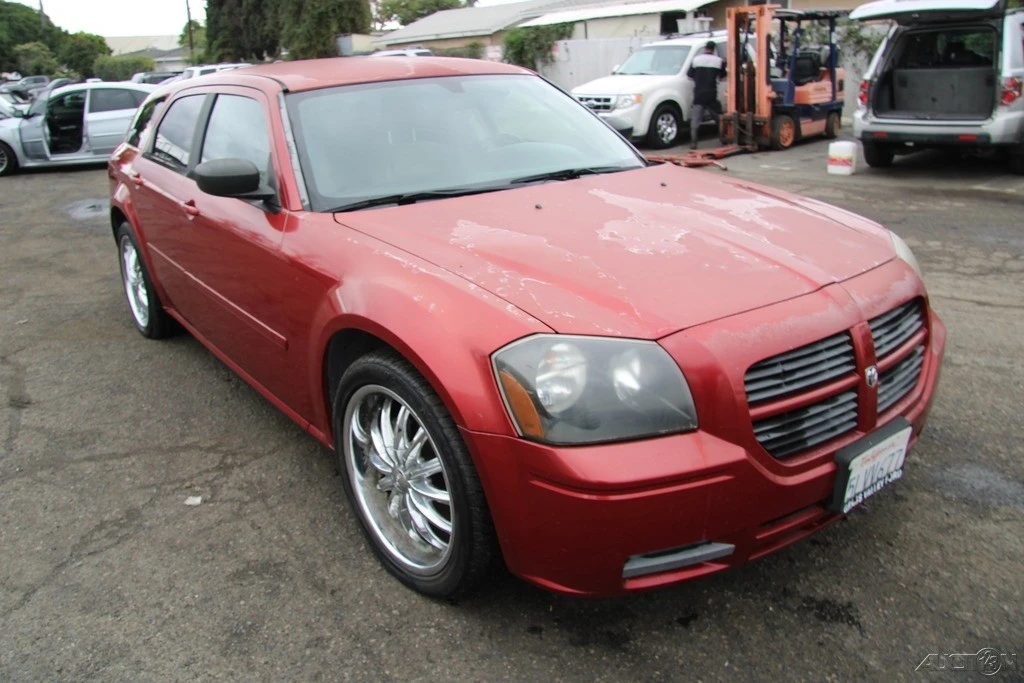 2005 Dodge Magnum 2nd Gen Wagon - Image 8 of 21