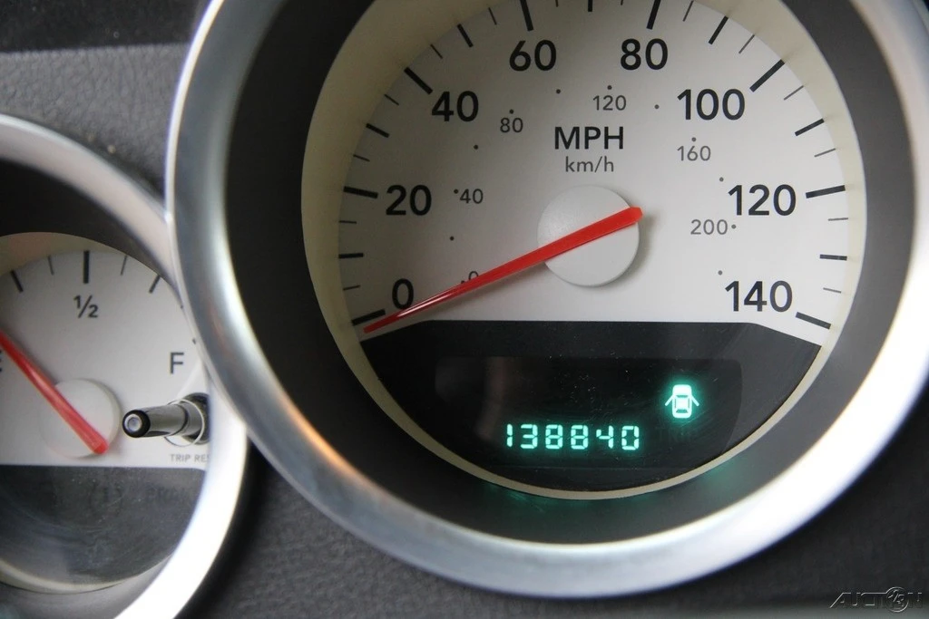 2005 Dodge Magnum 2nd Gen Wagon - Image 15 of 21