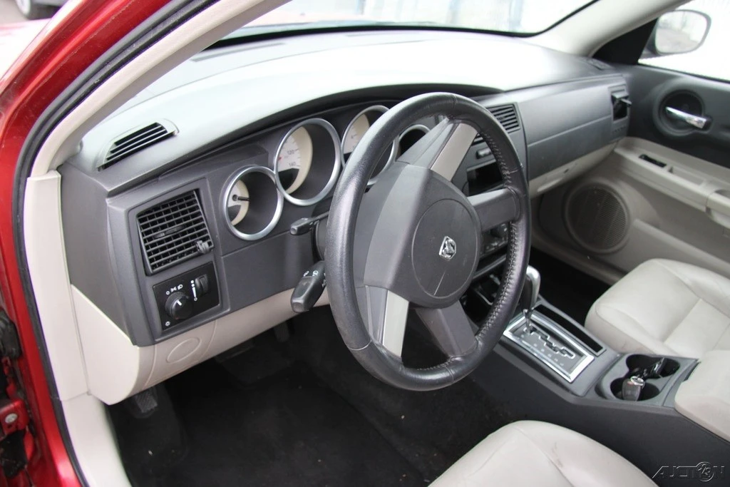 2005 Dodge Magnum 2nd Gen Wagon - Image 13 of 21