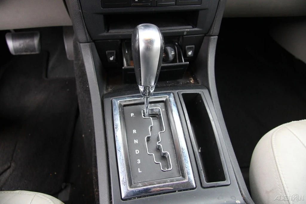 2005 Dodge Magnum 2nd Gen Wagon - Image 17 of 21