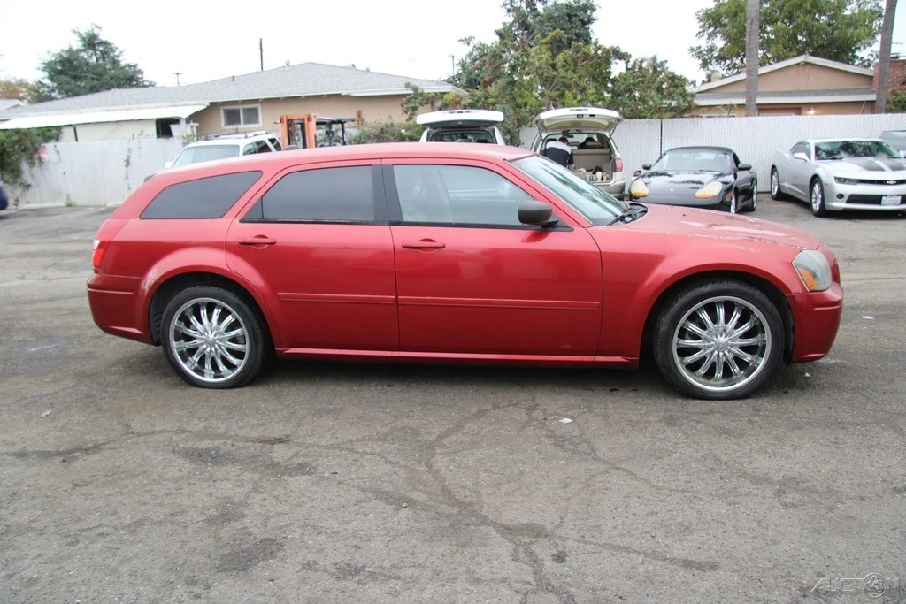 2005 Dodge Magnum 2nd Gen Wagon - Image 7 of 21