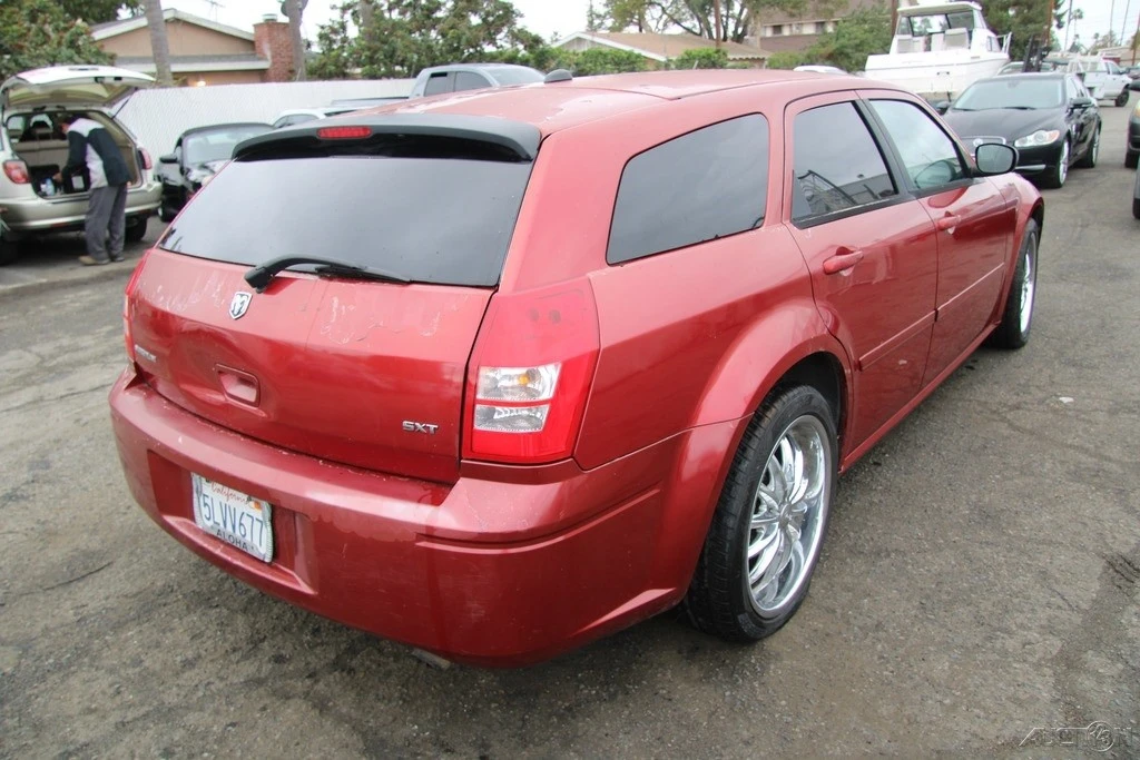 2005 Dodge Magnum 2nd Gen Wagon - Image 6 of 21