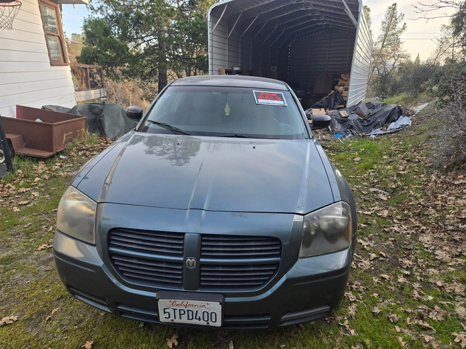 2005 Dodge Magnum 2nd Gen Wagon - Image 3 of 7