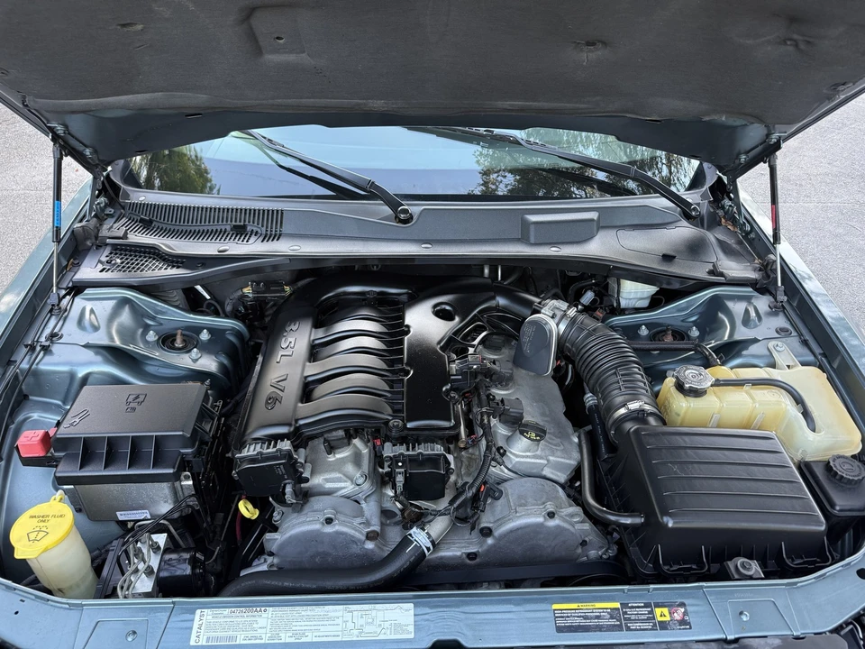 2005 Dodge Magnum 2nd Gen Wagon - Image 17 of 31
