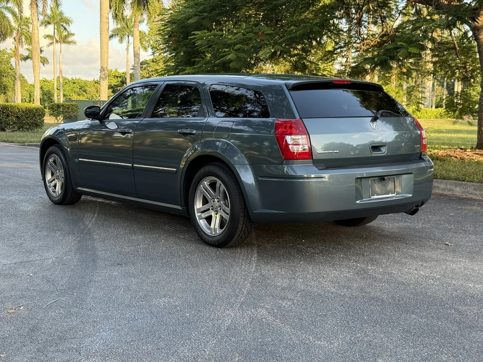 2005 Dodge Magnum 2nd Gen Wagon - Image 4 of 31