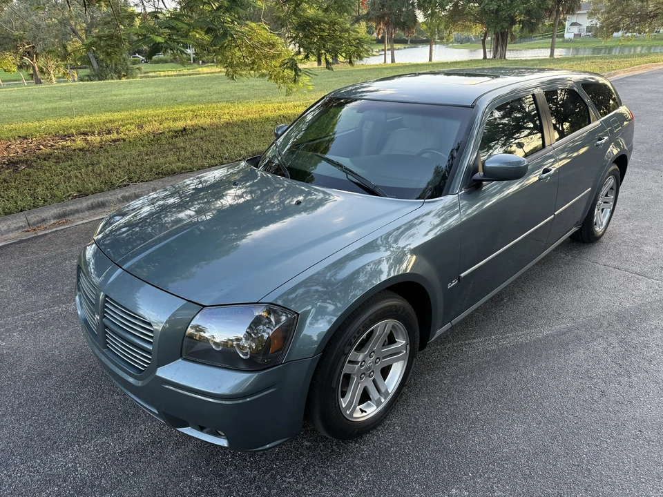 2005 Dodge Magnum 2nd Gen Wagon - Image 21 of 31