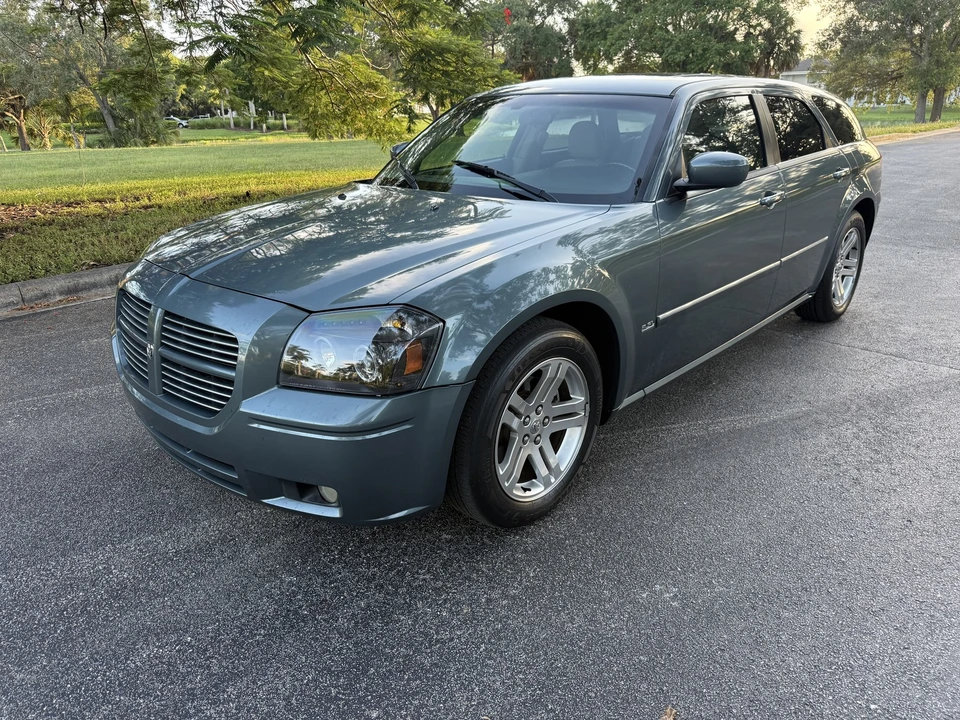2005 Dodge Magnum 2nd Gen Wagon - Image 20 of 31