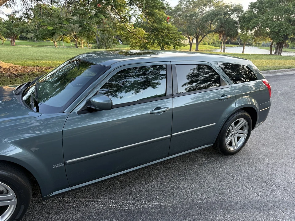 2005 Dodge Magnum 2nd Gen Wagon - Image 26 of 31