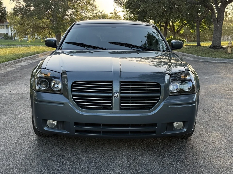 2005 Dodge Magnum 2nd Gen Wagon - Image 9 of 31