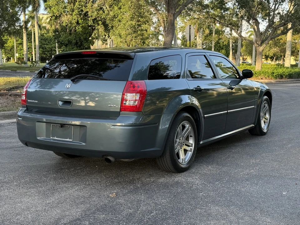 2005 Dodge Magnum 2nd Gen Wagon - Image 6 of 31