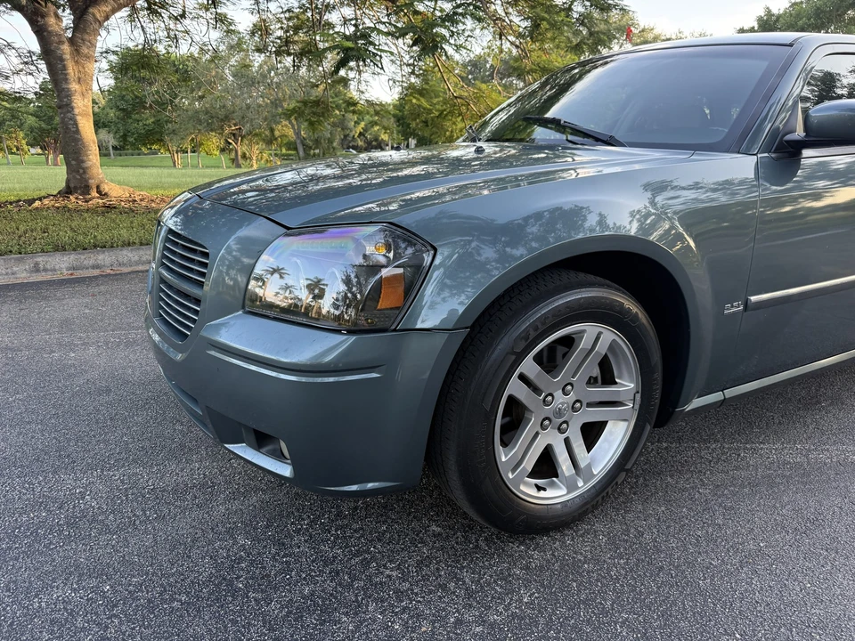 2005 Dodge Magnum 2nd Gen Wagon - Image 23 of 31
