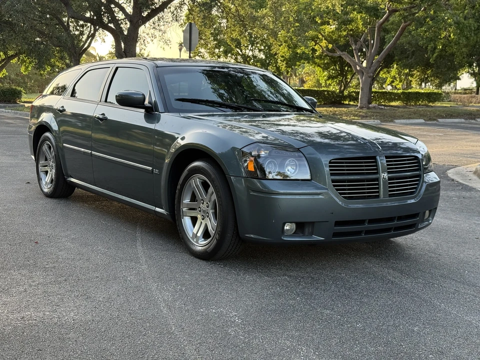 2005 Dodge Magnum 2nd Gen Wagon - Image 8 of 31