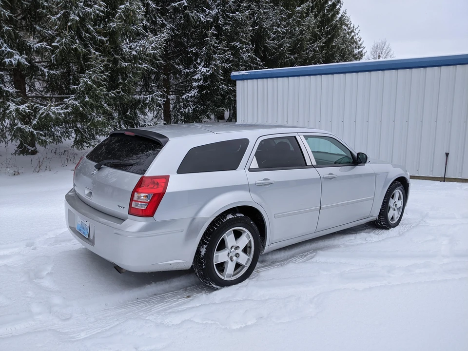 2005 Dodge Magnum 2nd Gen Wagon - Image 14 of 31