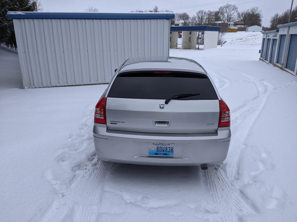 2005 Dodge Magnum 2nd Gen Wagon - Image 13 of 31