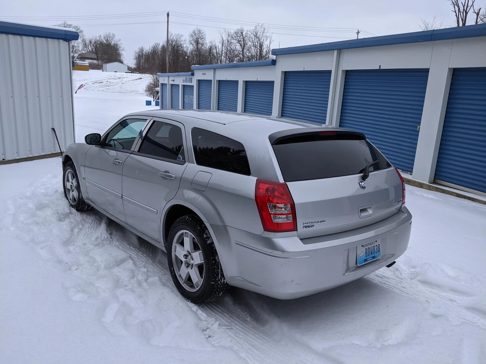 2005 Dodge Magnum 2nd Gen Wagon - Image 12 of 31
