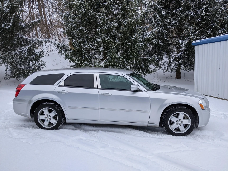 2005 Dodge Magnum 2nd Gen Wagon - Image 16 of 31