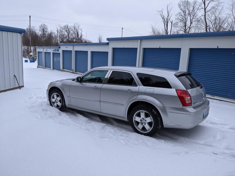 2005 Dodge Magnum 2nd Gen Wagon - Image 11 of 31