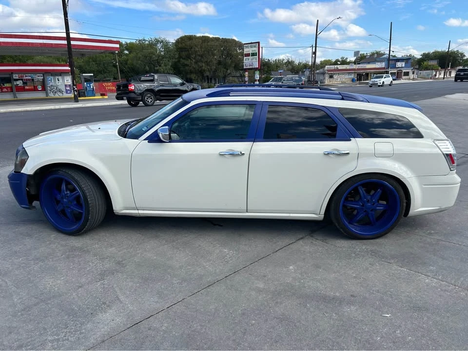 2005 Dodge Magnum 2nd Gen Wagon - Image 3 of 3
