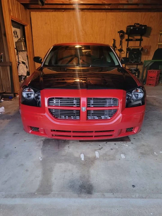 2005 Dodge Magnum 2nd Gen Wagon - Image 2 of 5