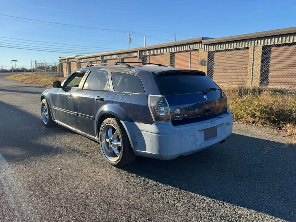 2005 Dodge Magnum 2nd Gen Wagon - Image 7 of 11