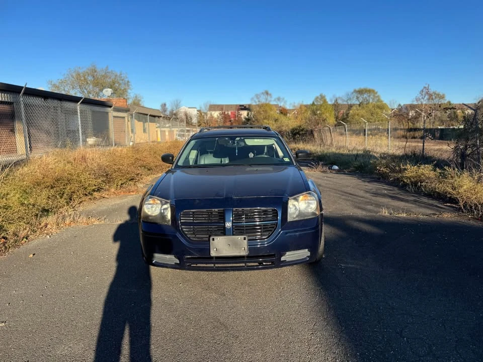 2005 Dodge Magnum 2nd Gen Wagon - Image 2 of 11