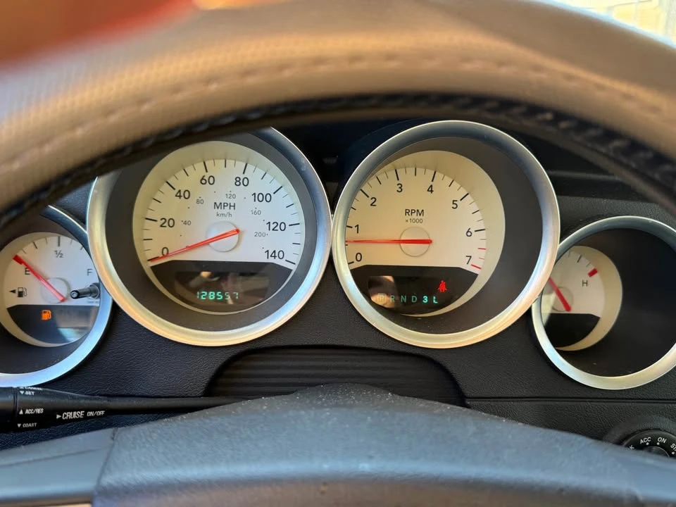 2005 Dodge Magnum 2nd Gen Wagon - Image 11 of 11