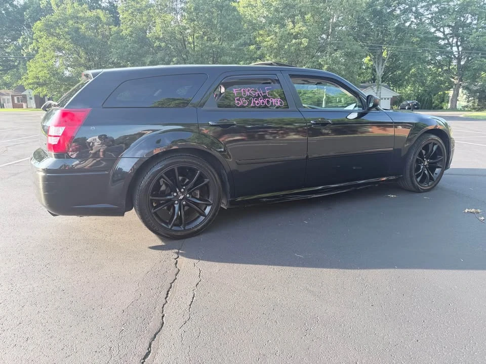 2005 Dodge Magnum 2nd Gen Wagon - Image 7 of 10