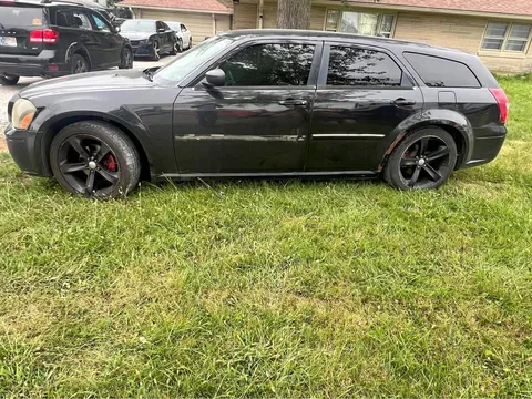 2005 Dodge Magnum SXT Sport Wagon 4D